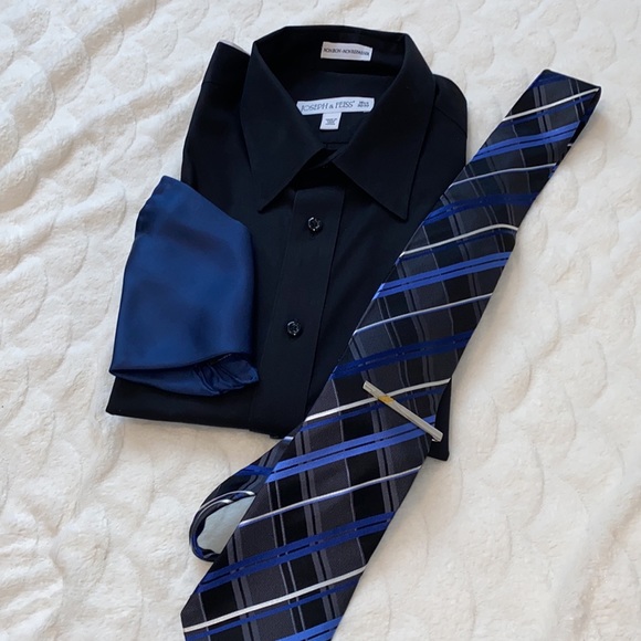 Moore’s suit - Picture 11 of 12